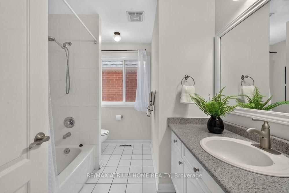 2293 Oakhaven Drive • Oakville, ON photo 42