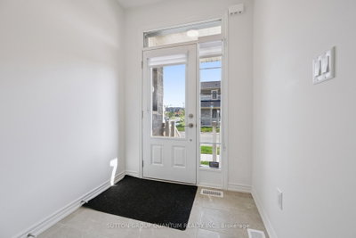 3040 Robert Lamb Boulevard • Oakville, ON photo 3