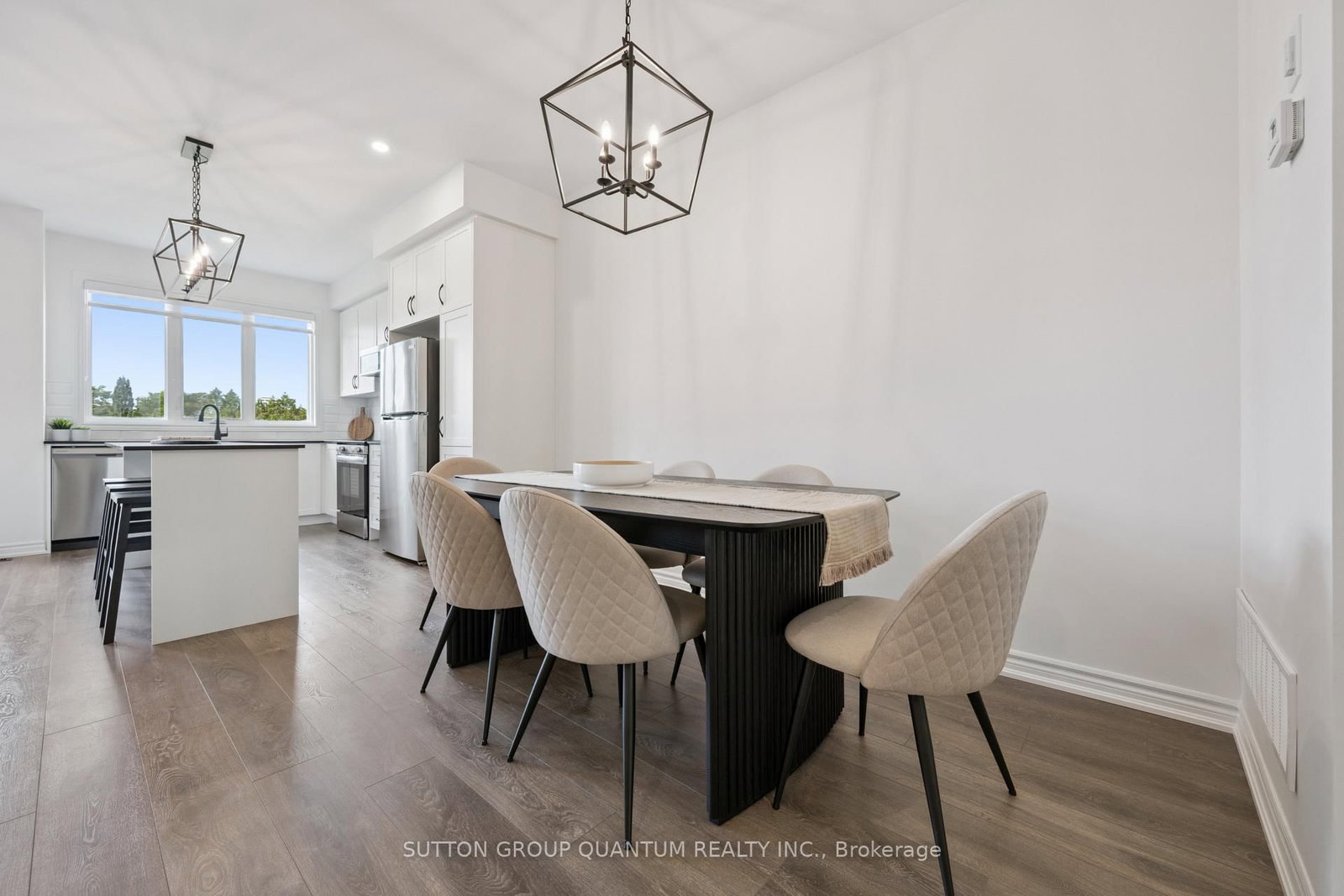 3040 Robert Lamb Boulevard • Oakville, ON photo 4