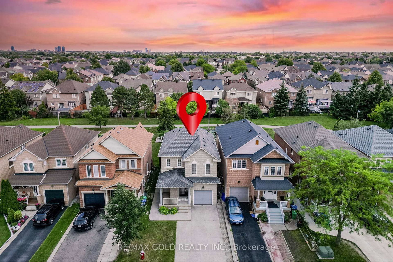 48 Redfinch Brampton,ON L7A 2B2