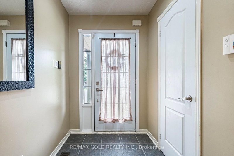 48 Redfinch Brampton,ON L7A 2B2 — Photo 4