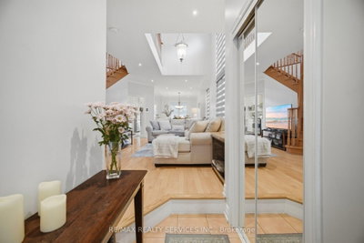 32 Deepcoral Court • Brampton, ON photo 6
