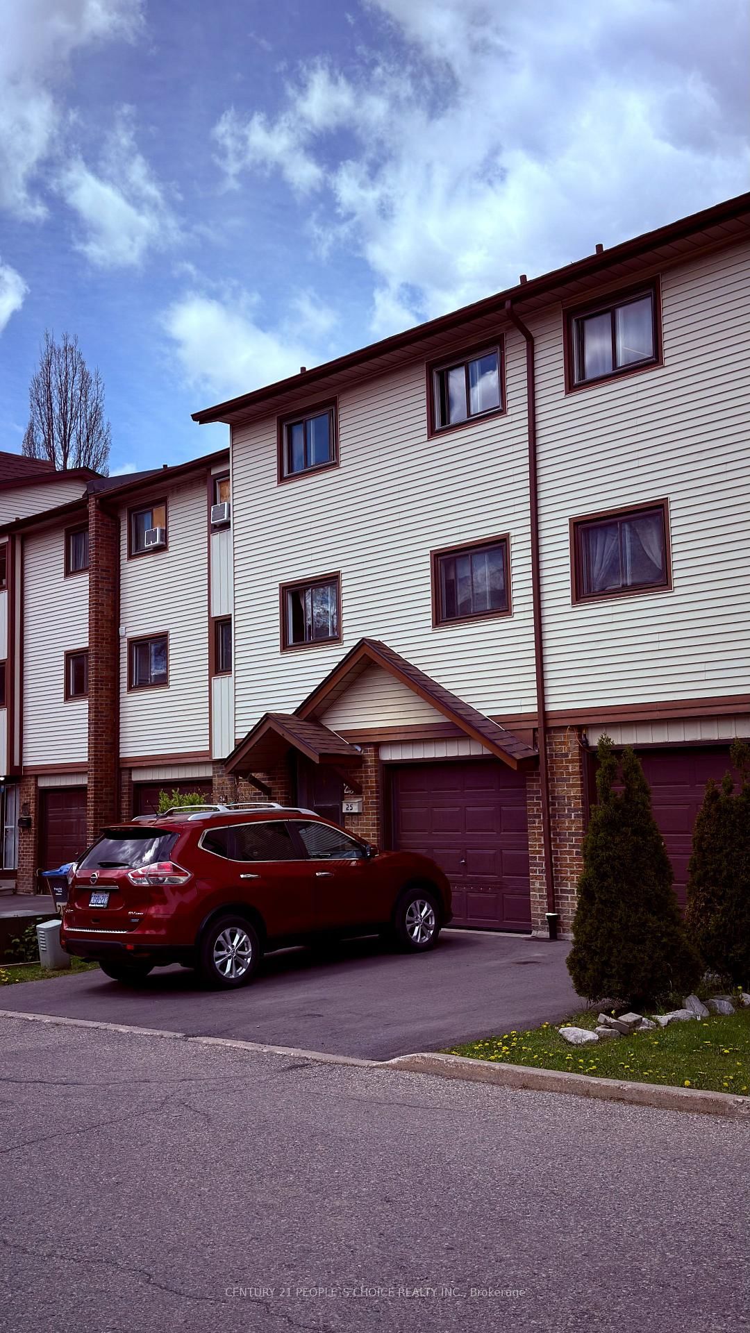 25 Mccallum Court • Brampton, ON photo 2