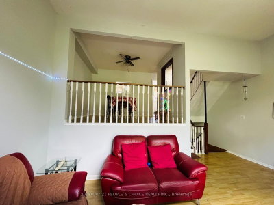 25 Mccallum Court • Brampton, ON photo 4