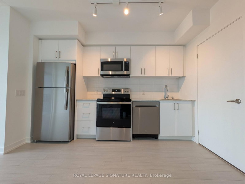 1320 - 4010 Eglinton Avenue