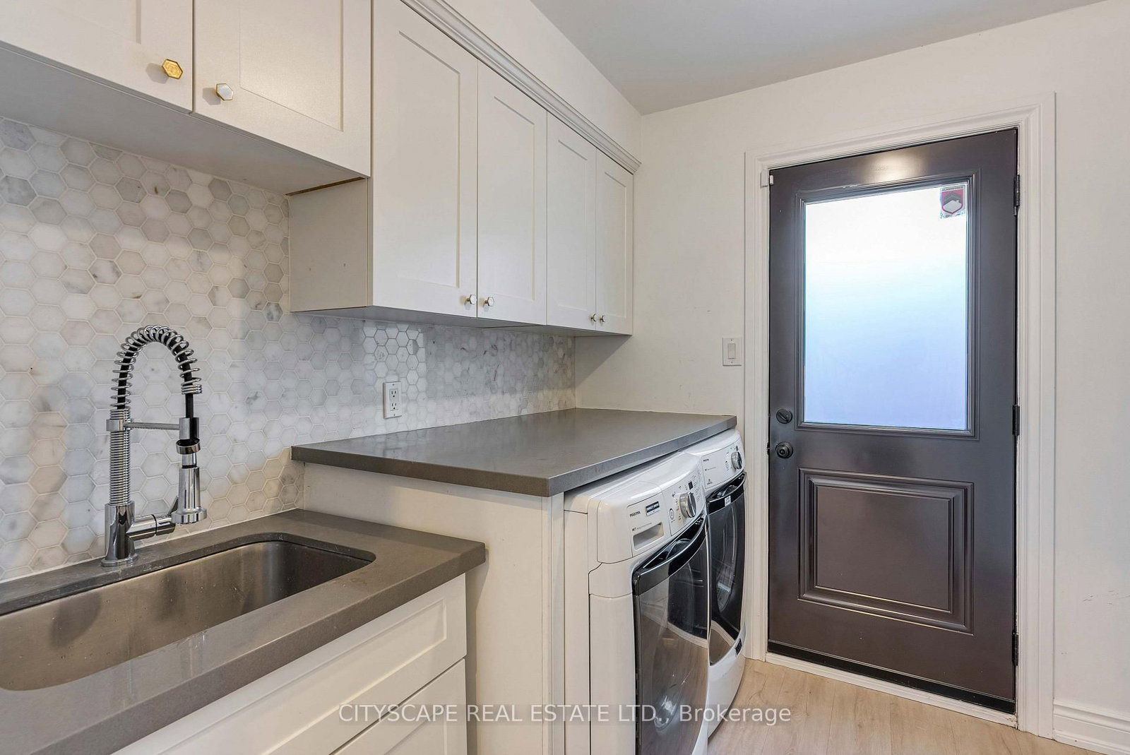 4582 Badminton Drive • Mississauga, ON photo 7