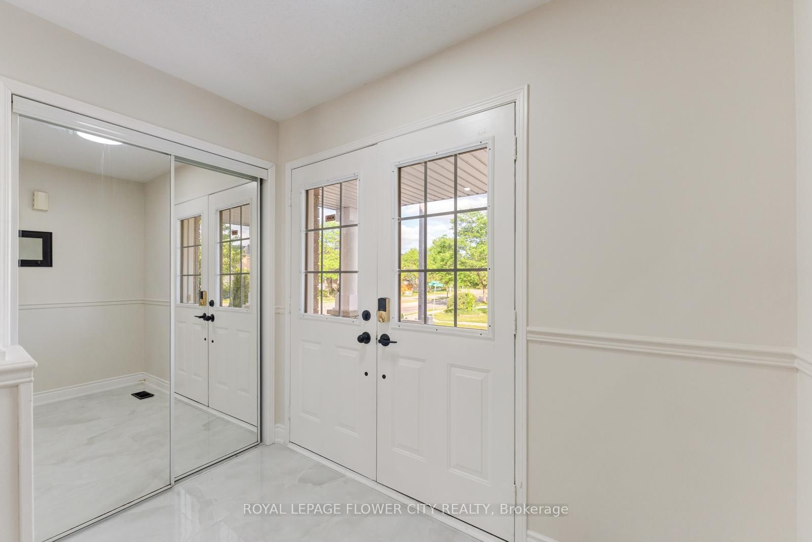 7 Penbridge Circle • Brampton, ON photo 5