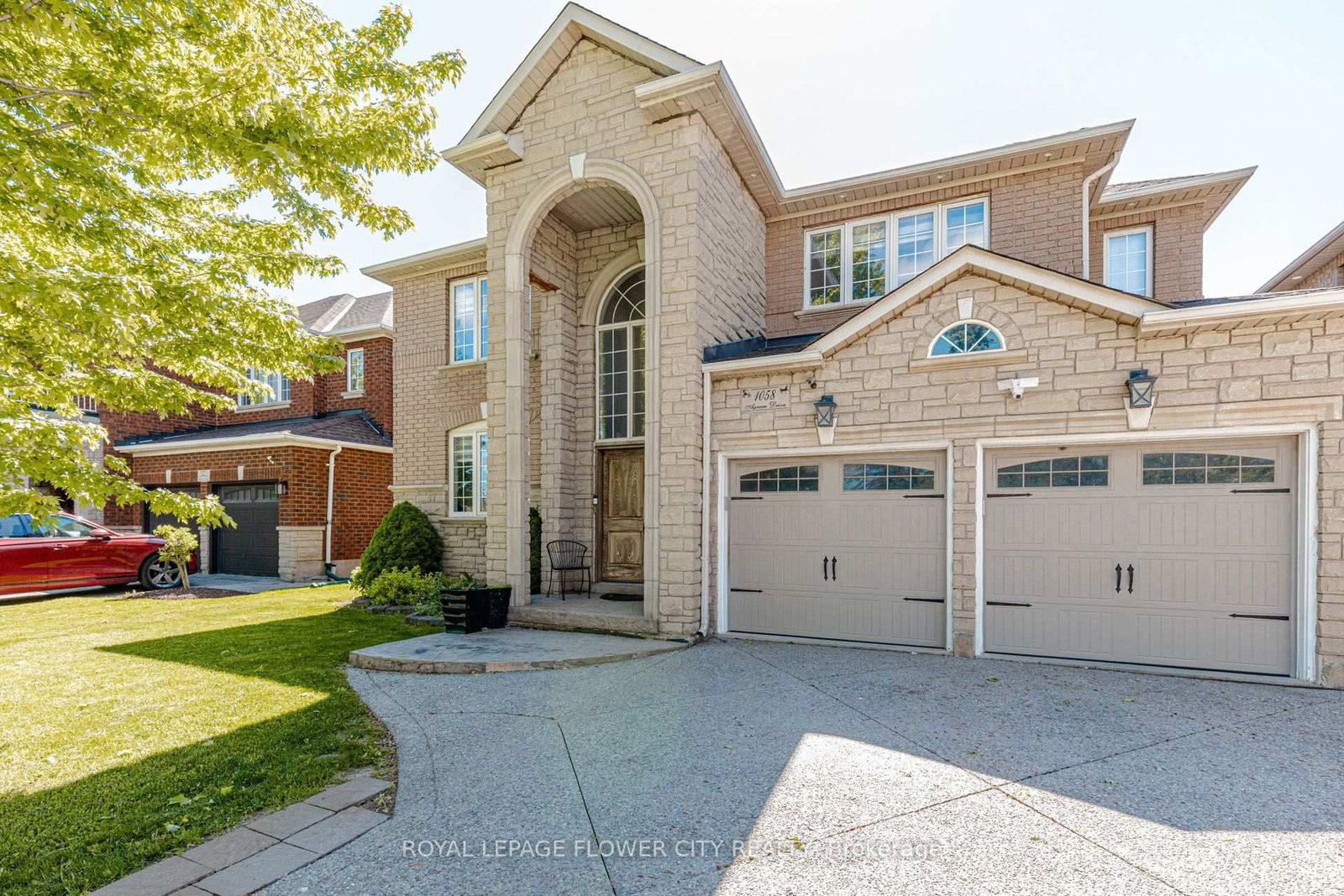 1058 Agram Oakville,ON L6H 7L6 — Photo 2