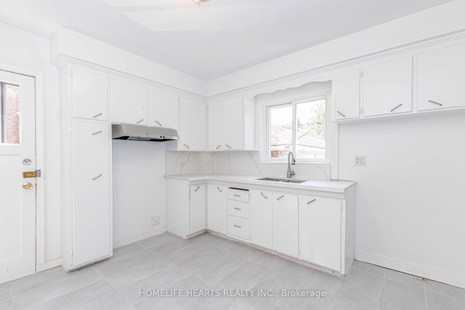 6 Dittmer Crescent • Toronto, ON photo 21