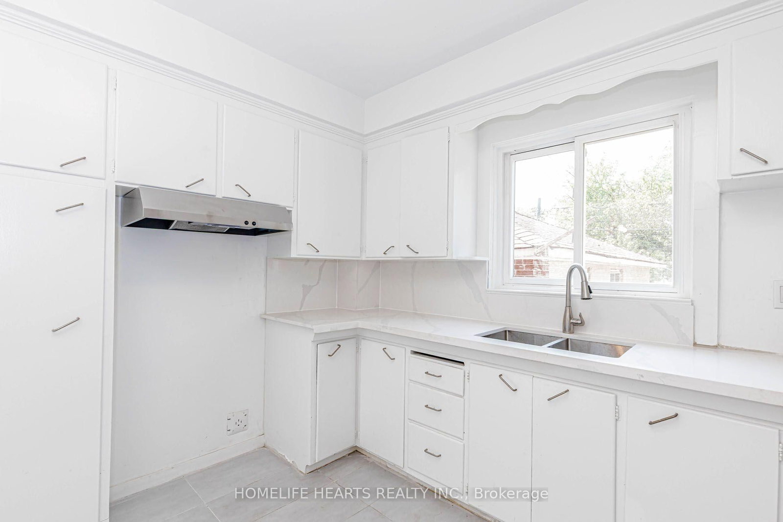 6 Dittmer Crescent • Toronto, ON photo 22