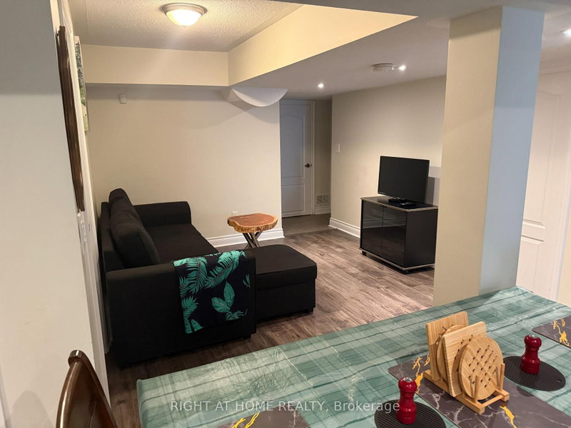 Basement unit - 65 FALLOWFIELD Road