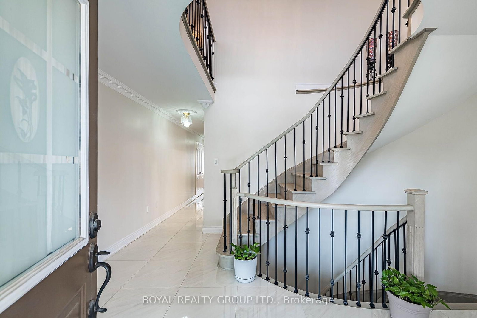 8 Coniferous Court • Brampton, ON photo 5