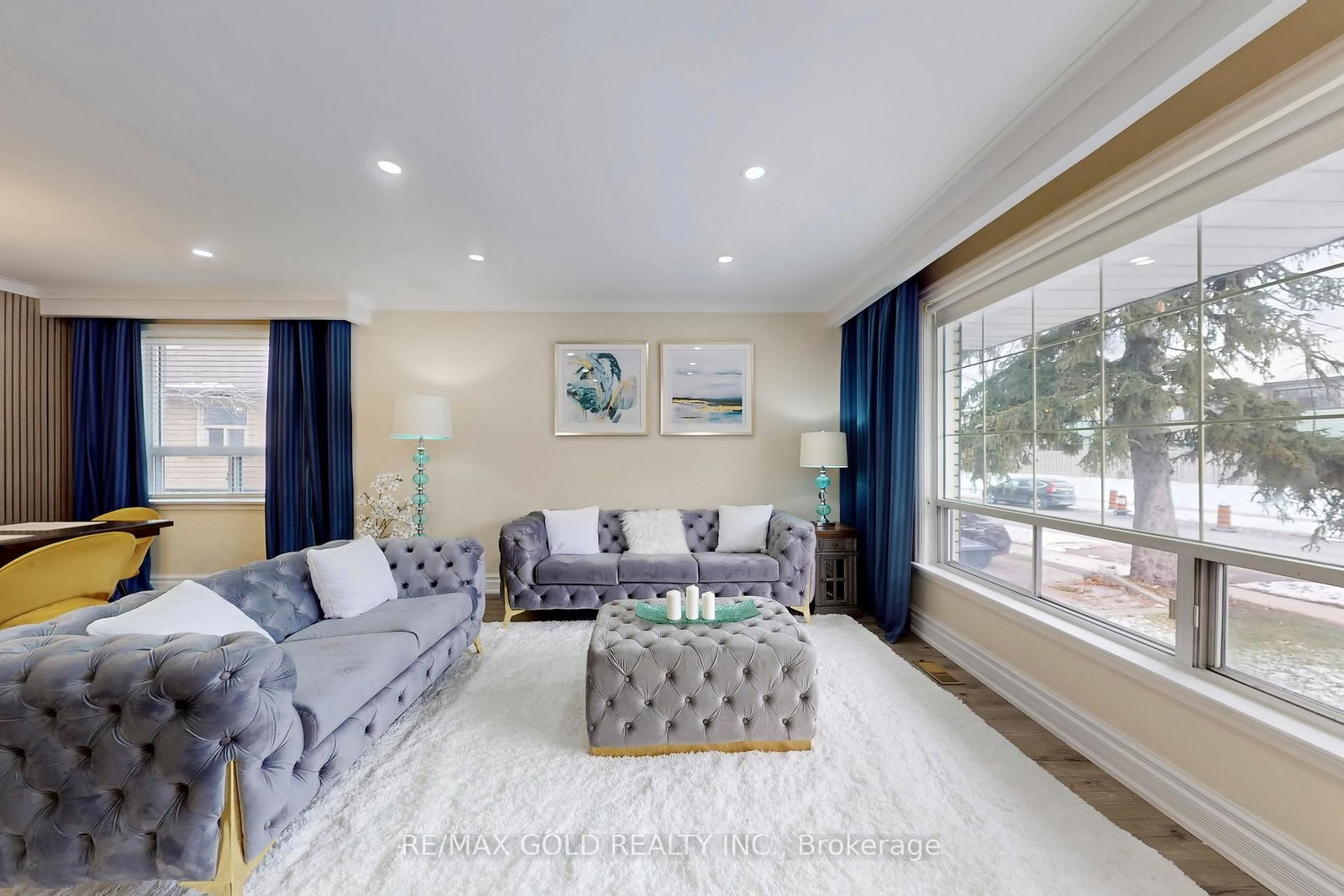 189 Kingsview Boulevard • Toronto, ON photo 4