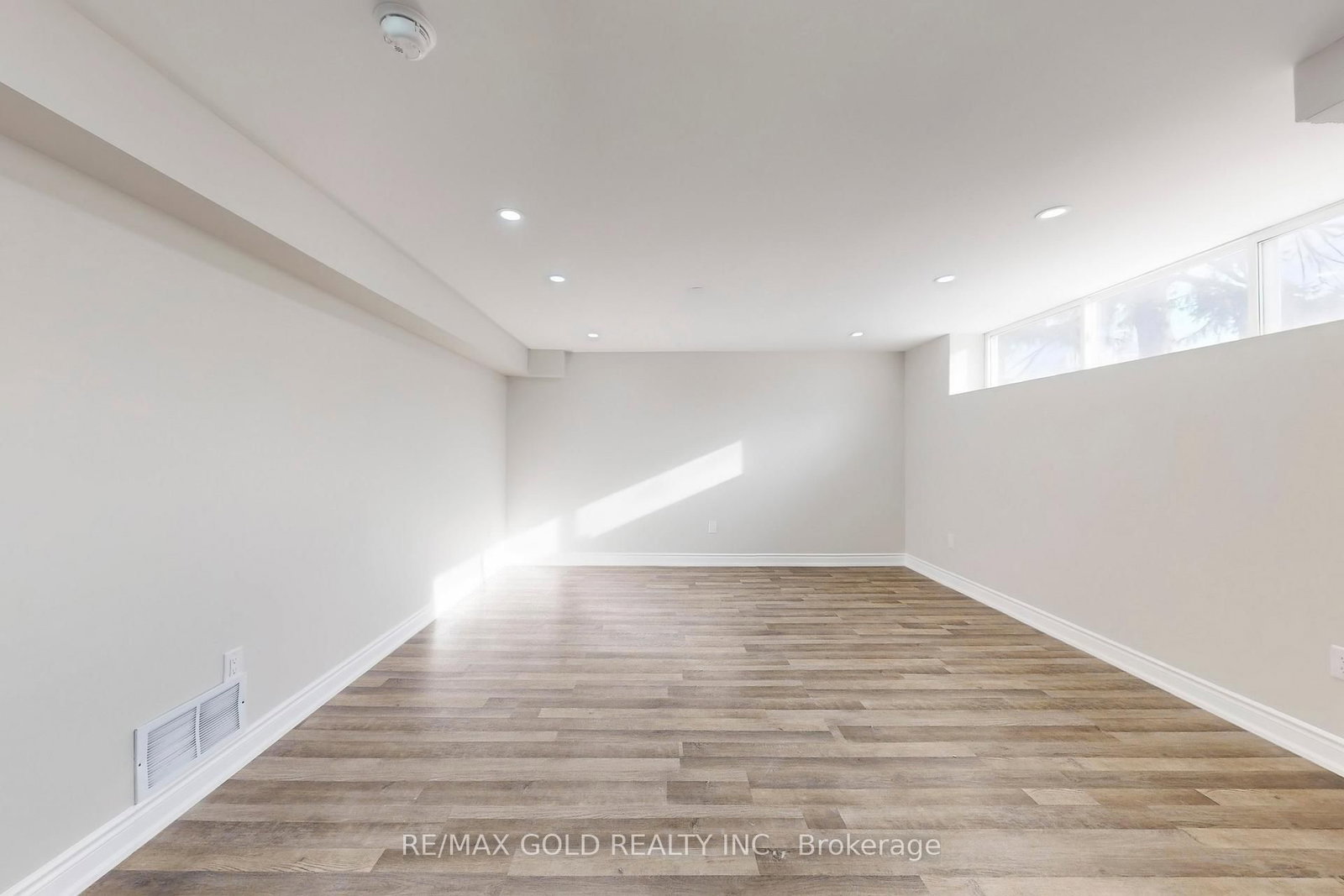 189 Kingsview Boulevard • Toronto, ON photo 43