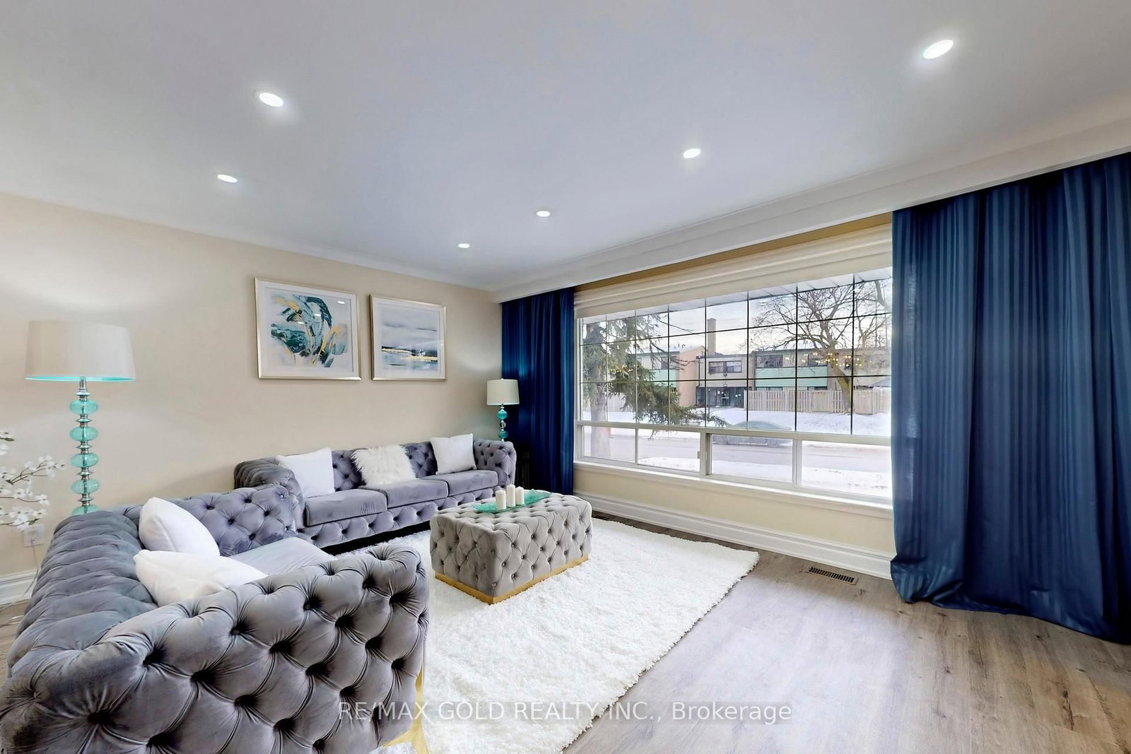 189 Kingsview Boulevard • Toronto, ON photo 5