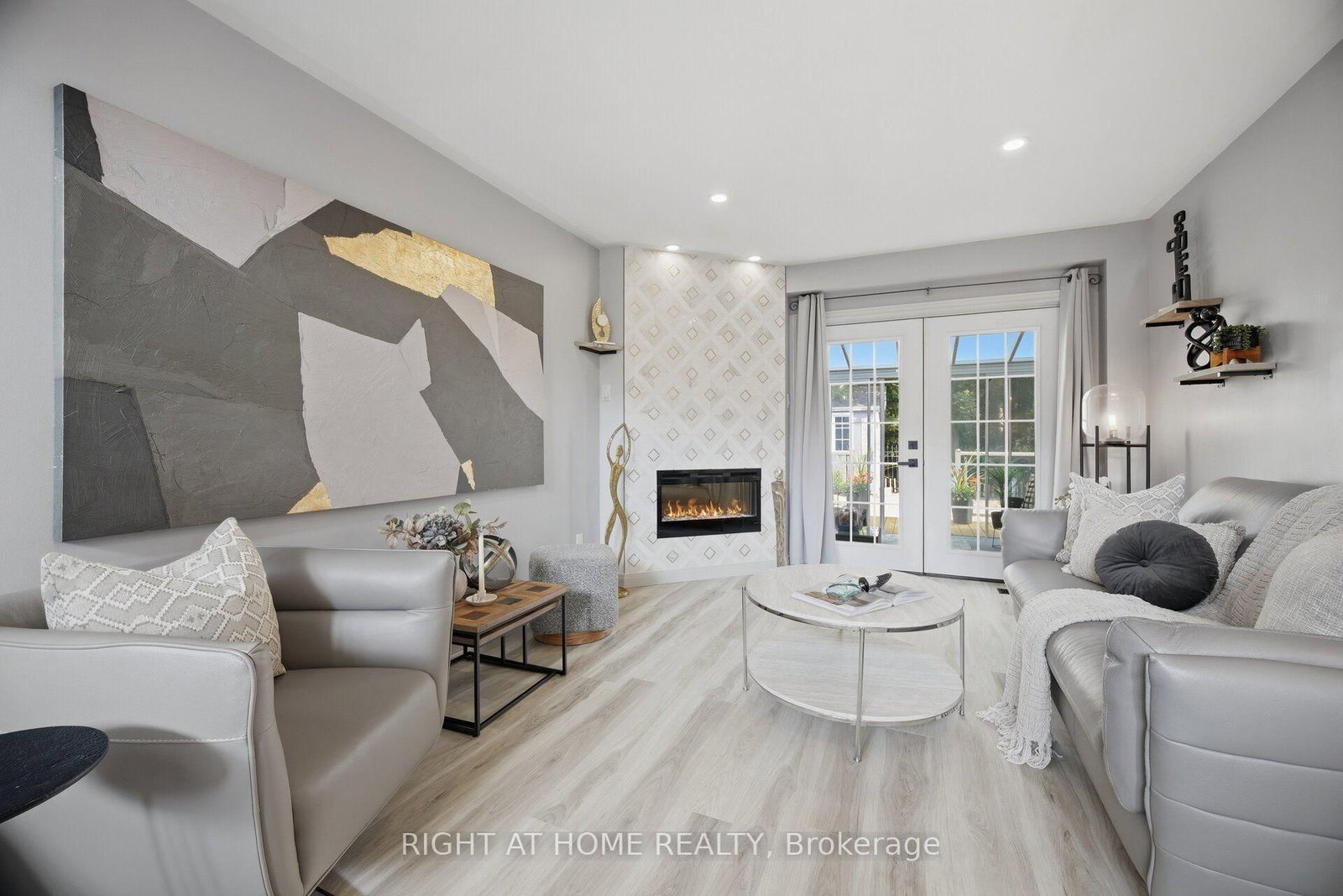 3064 Lakeshore Road W • Oakville, ON photo 14