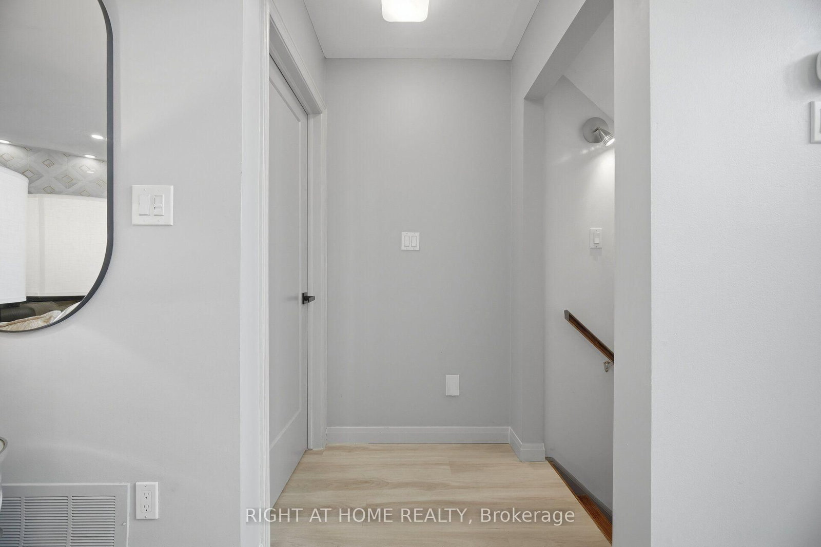 3064 Lakeshore Road W • Oakville, ON photo 31
