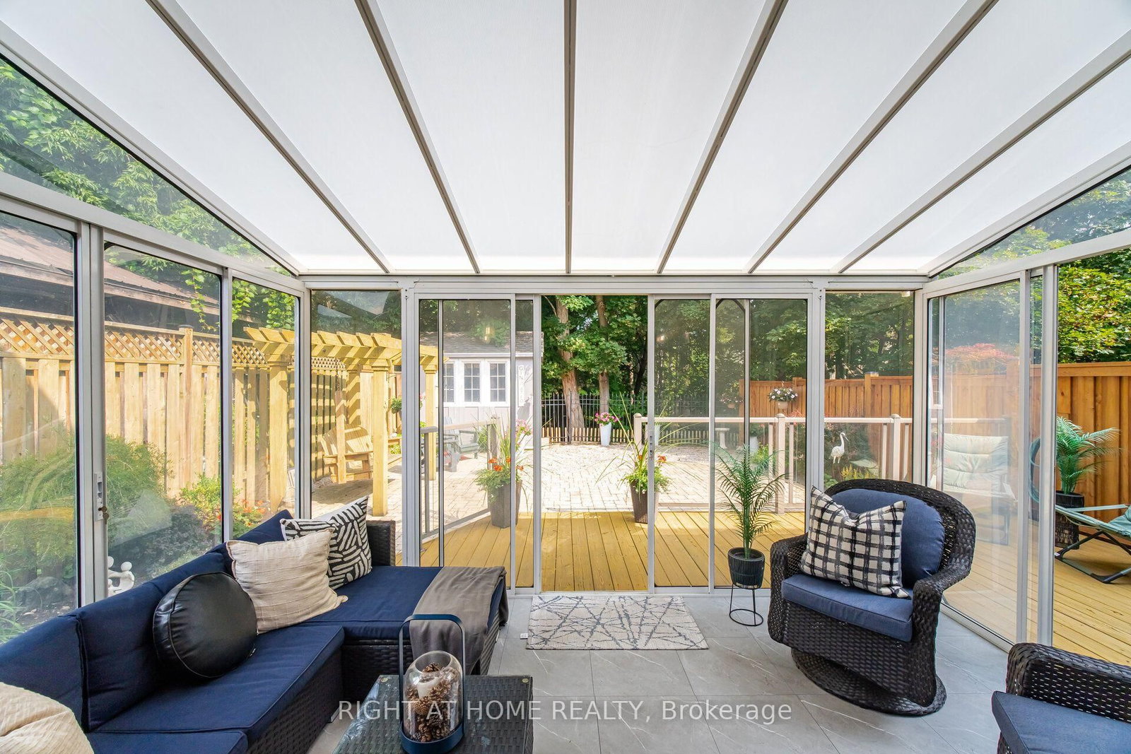 3064 Lakeshore Road W • Oakville, ON photo 39