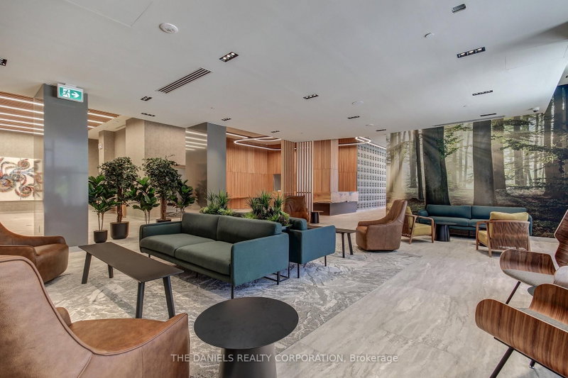 607 - 2485 Eglinton Avenue W