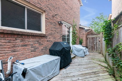 4212 Powderhorn Crescent • Mississauga, ON photo 5