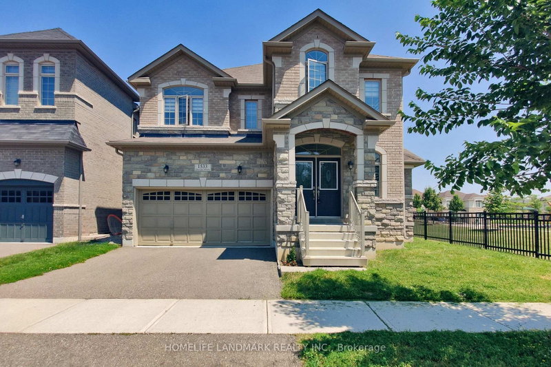 1533 Devine Point