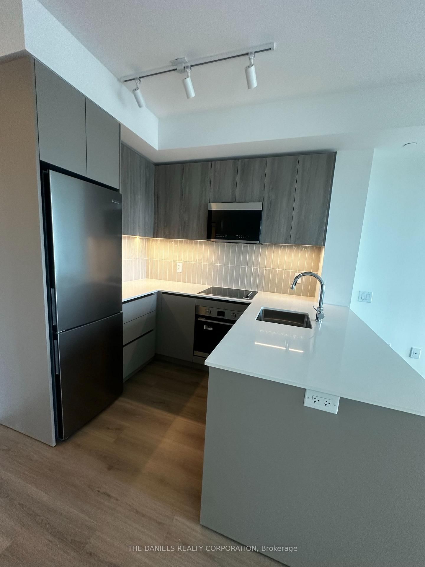 2485 Eglinton Mississauga,ON L5M 0Y4 — Photo 19