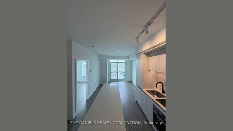 2507 - 2495 Eglinton Avenue W