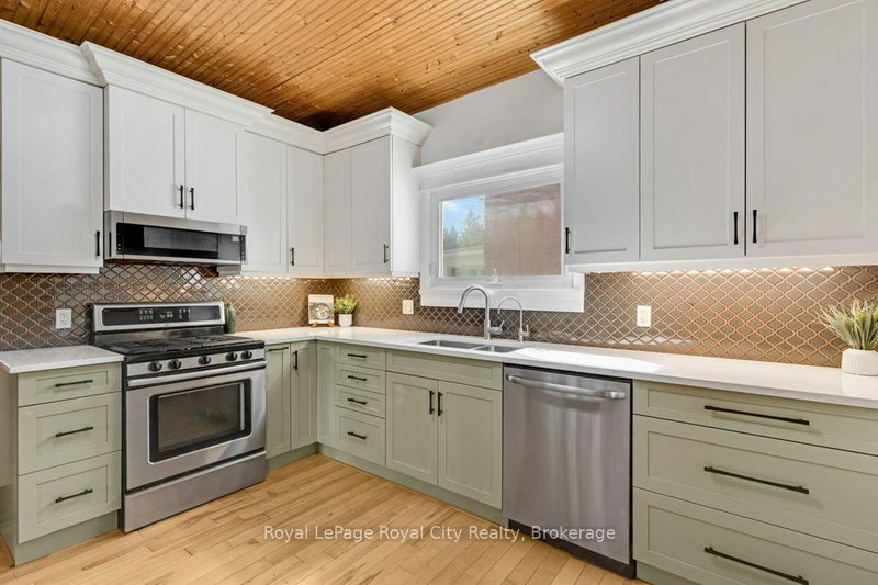 9 Wilbur Street N