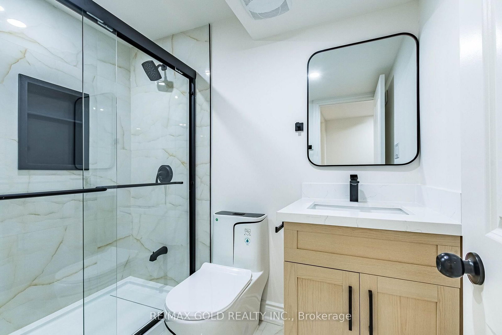 124 Banting Crescent • Brampton, ON photo 38