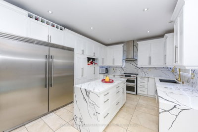36 Lucky Lane • Brampton, ON photo 2