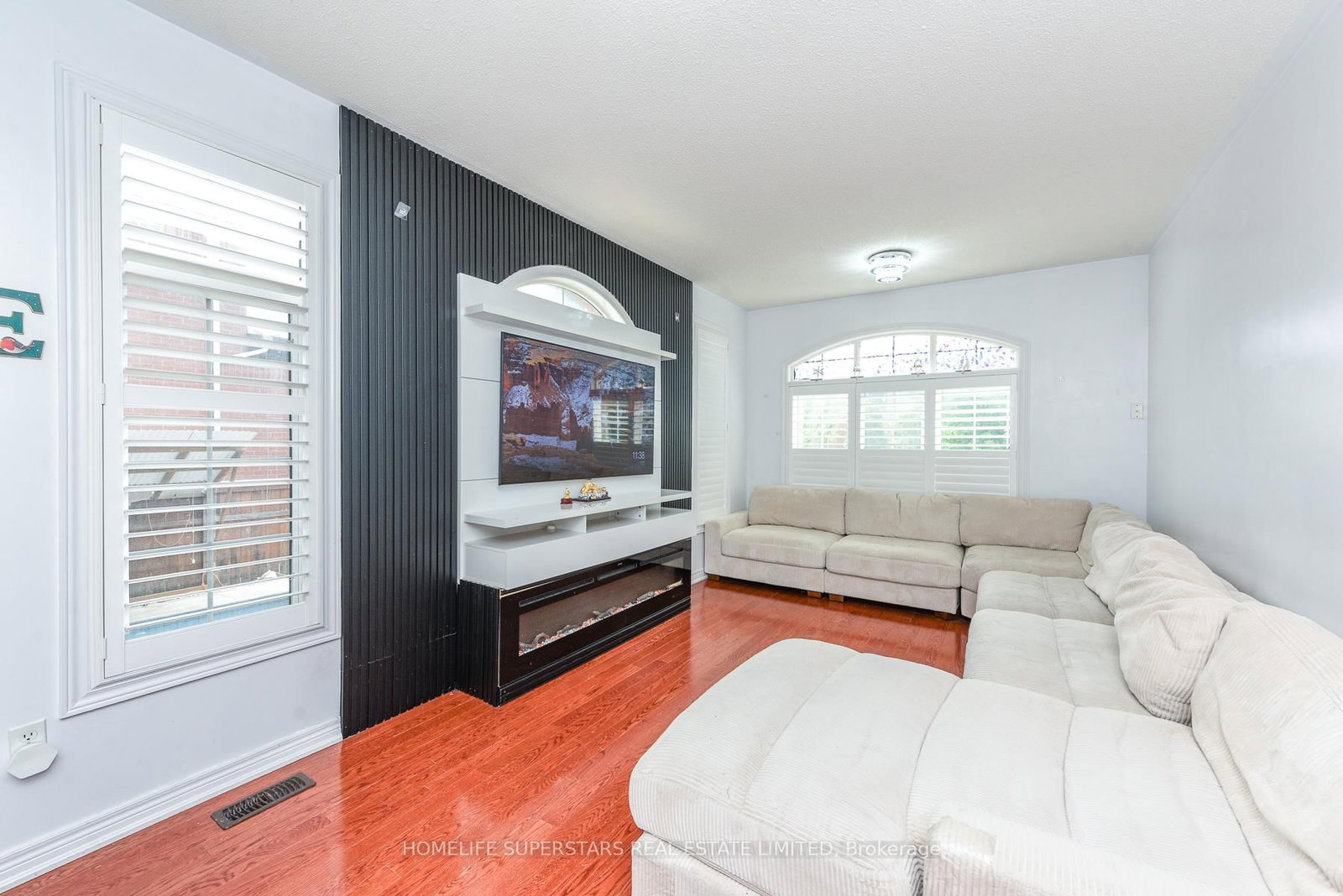 36 Lucky Lane • Brampton, ON photo 5