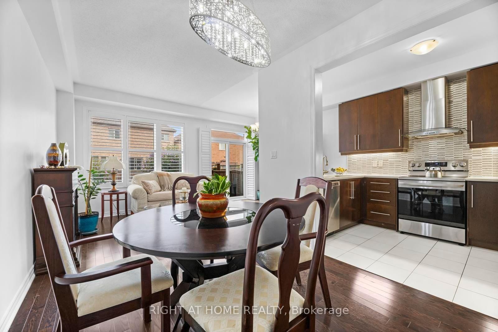 41 Coastline Drive • Brampton, ON photo 10