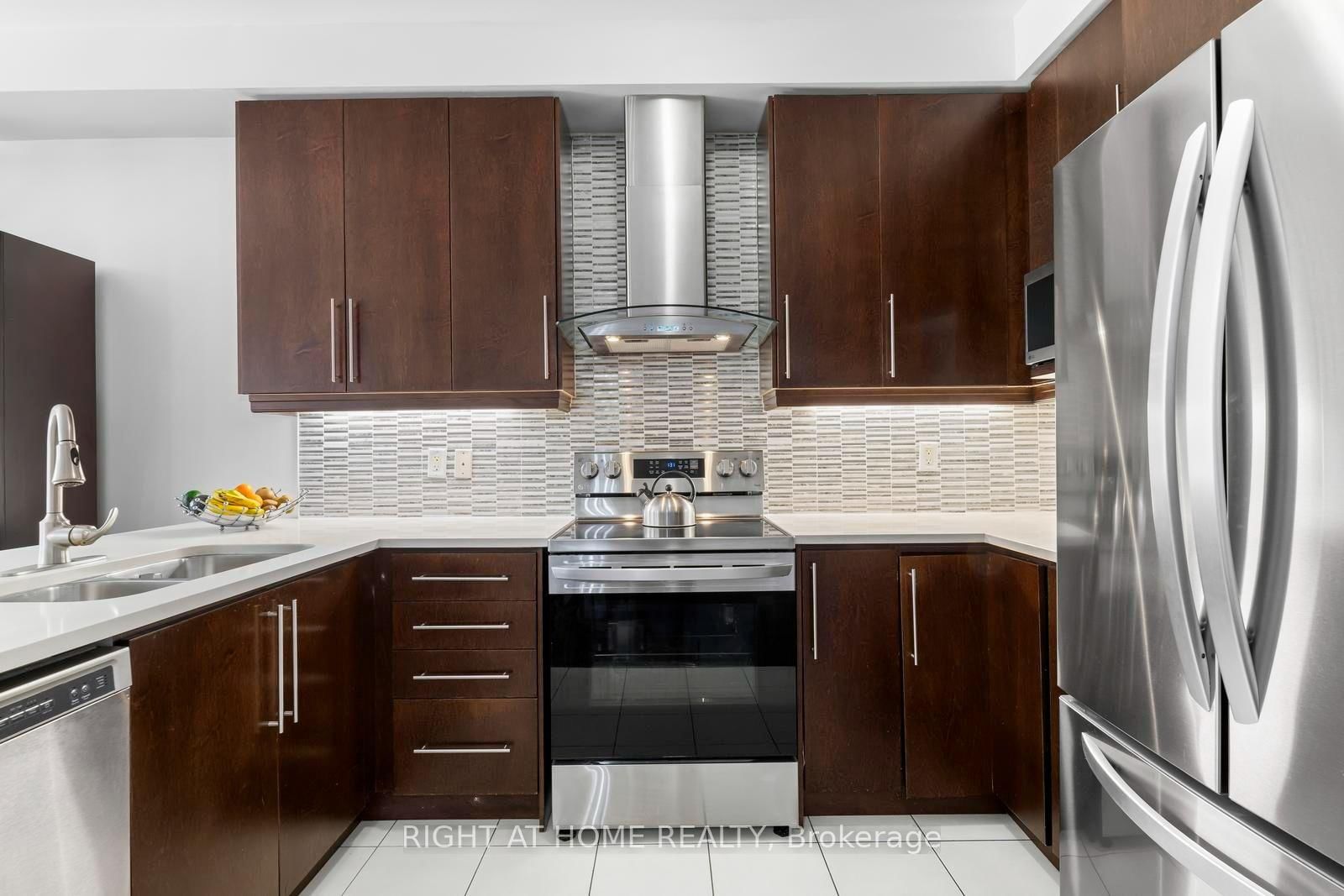 41 Coastline Drive • Brampton, ON photo 13