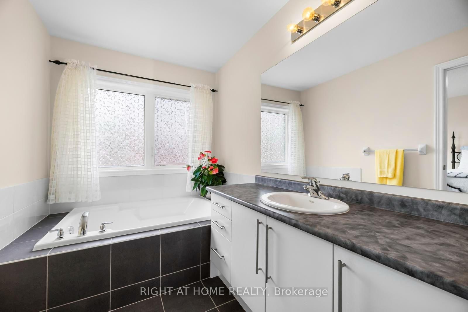 41 Coastline Drive • Brampton, ON photo 22