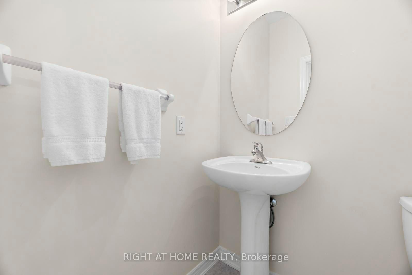 41 Coastline Drive • Brampton, ON photo 7