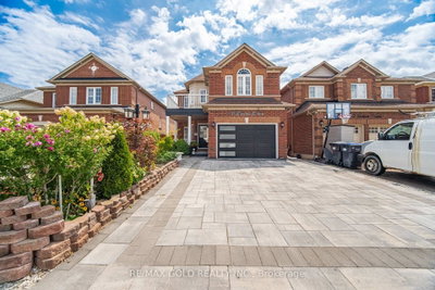 15 Denim Drive • Brampton, ON photo 2