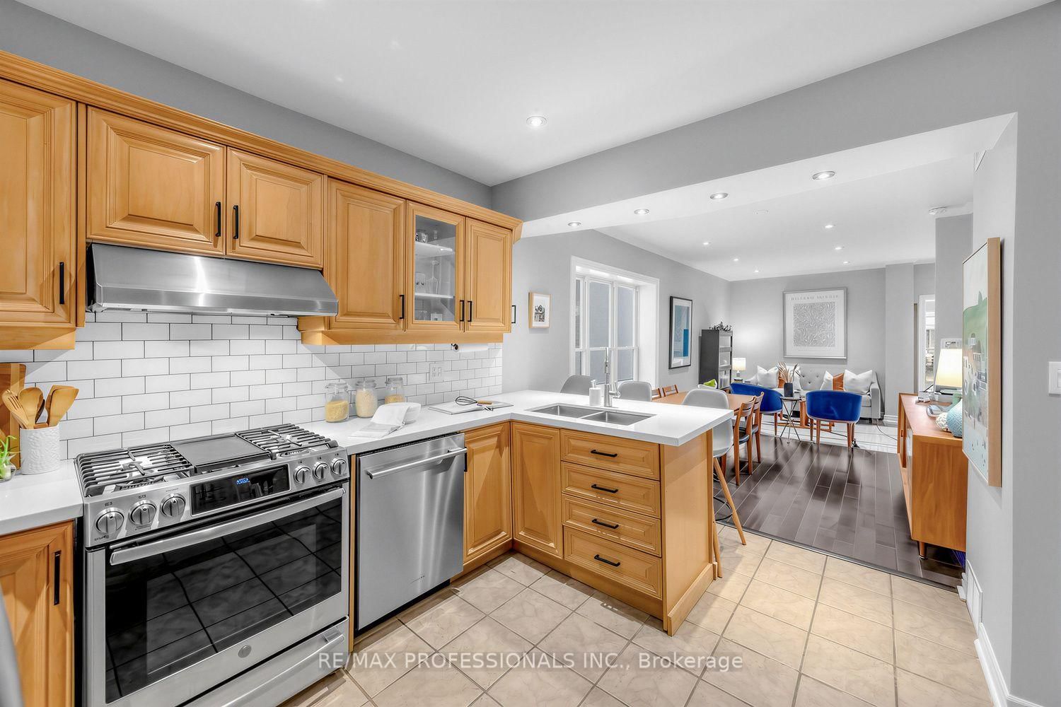 3 Blakley Avenue • Toronto, ON photo 4