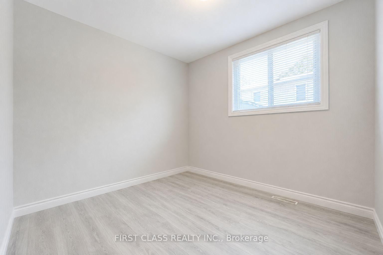 1323 Redbank Crescent • Oakville, ON photo 23