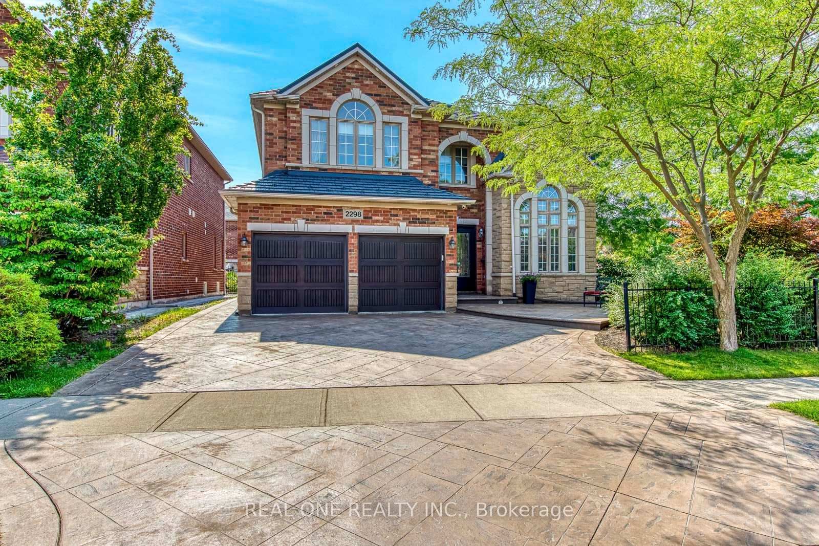 2298 Salcome Drive • Oakville, ON photo 1