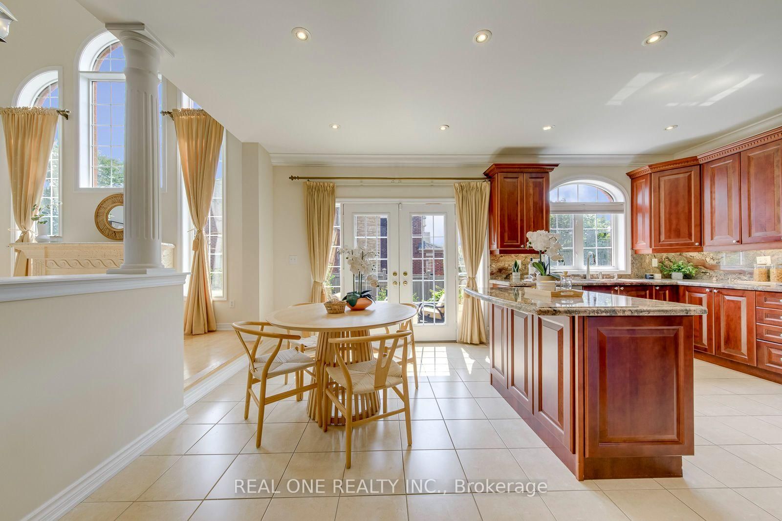 2298 Salcome Drive • Oakville, ON photo 13
