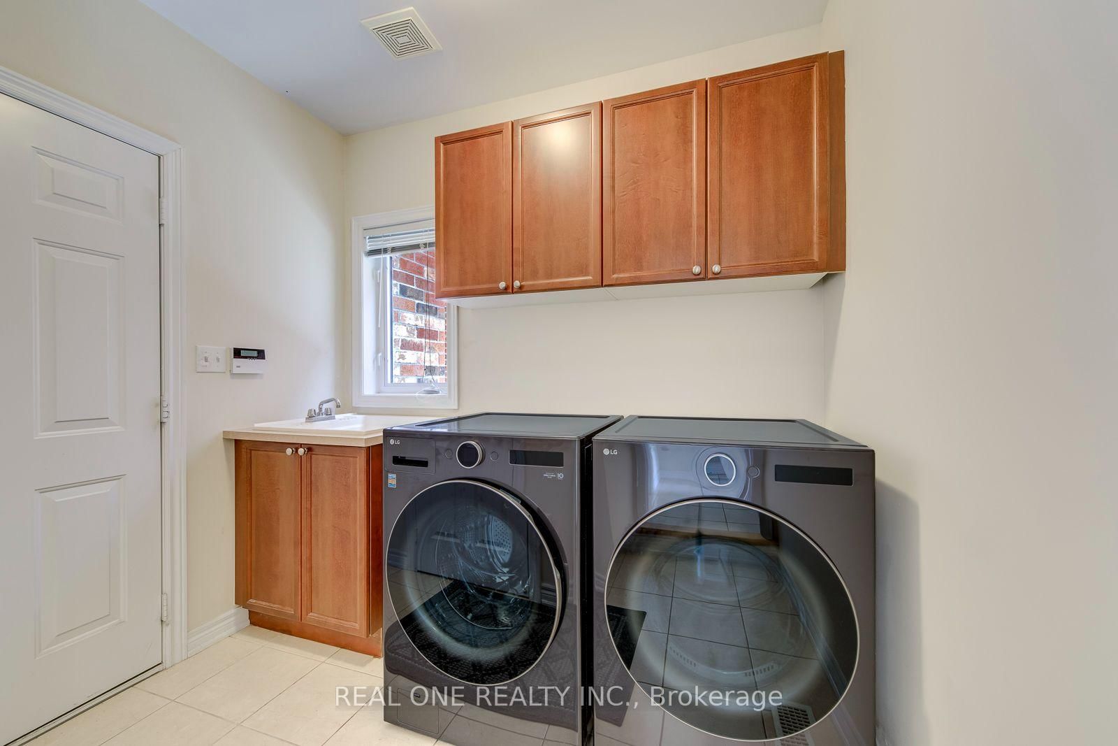 2298 Salcome Drive • Oakville, ON photo 28