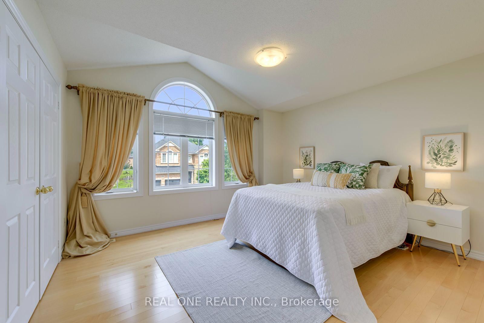 2298 Salcome Drive • Oakville, ON photo 40