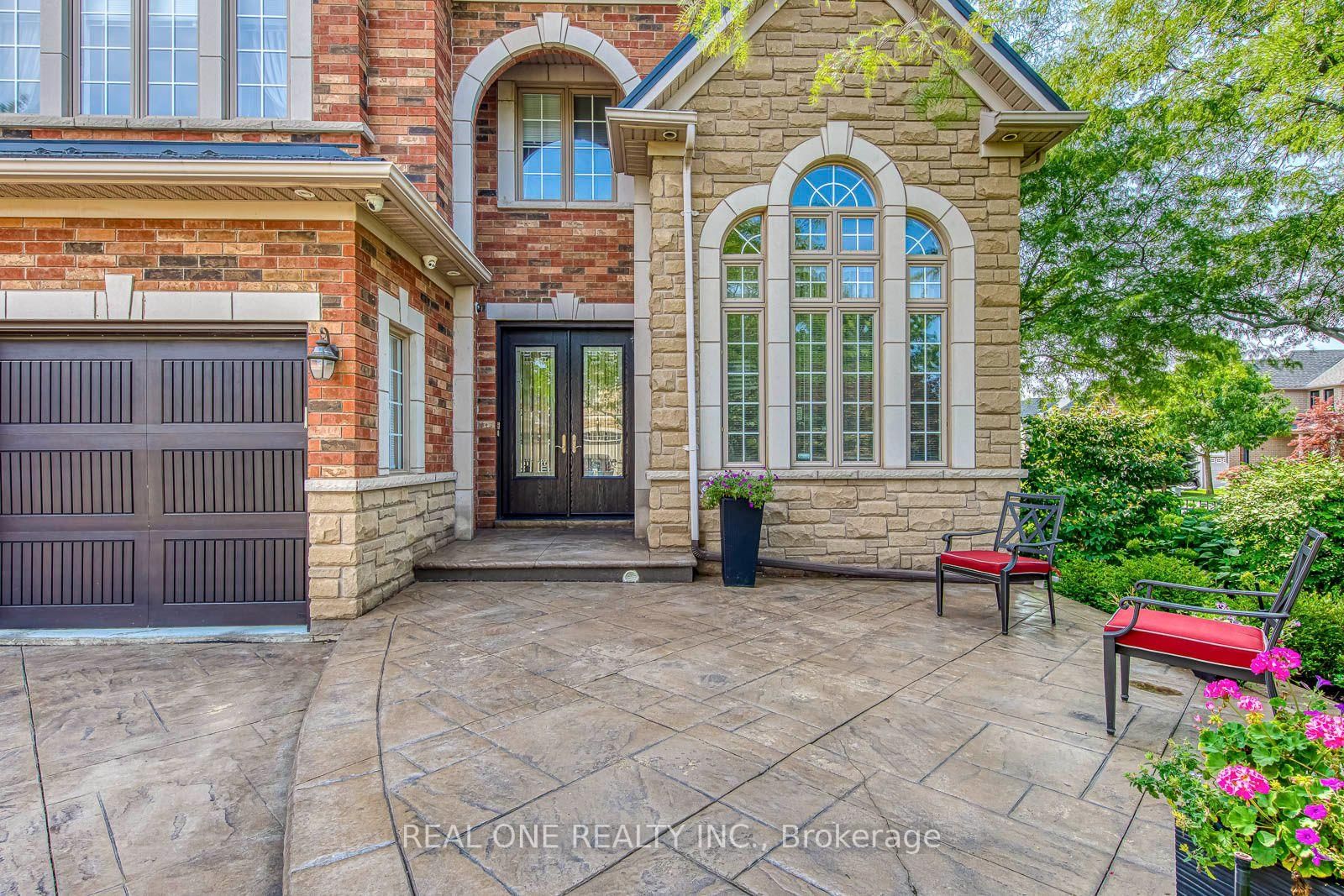 2298 Salcome Drive • Oakville, ON photo 5