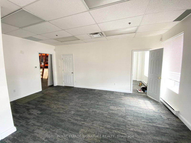 2351 Royal Windsor Dr photo 4