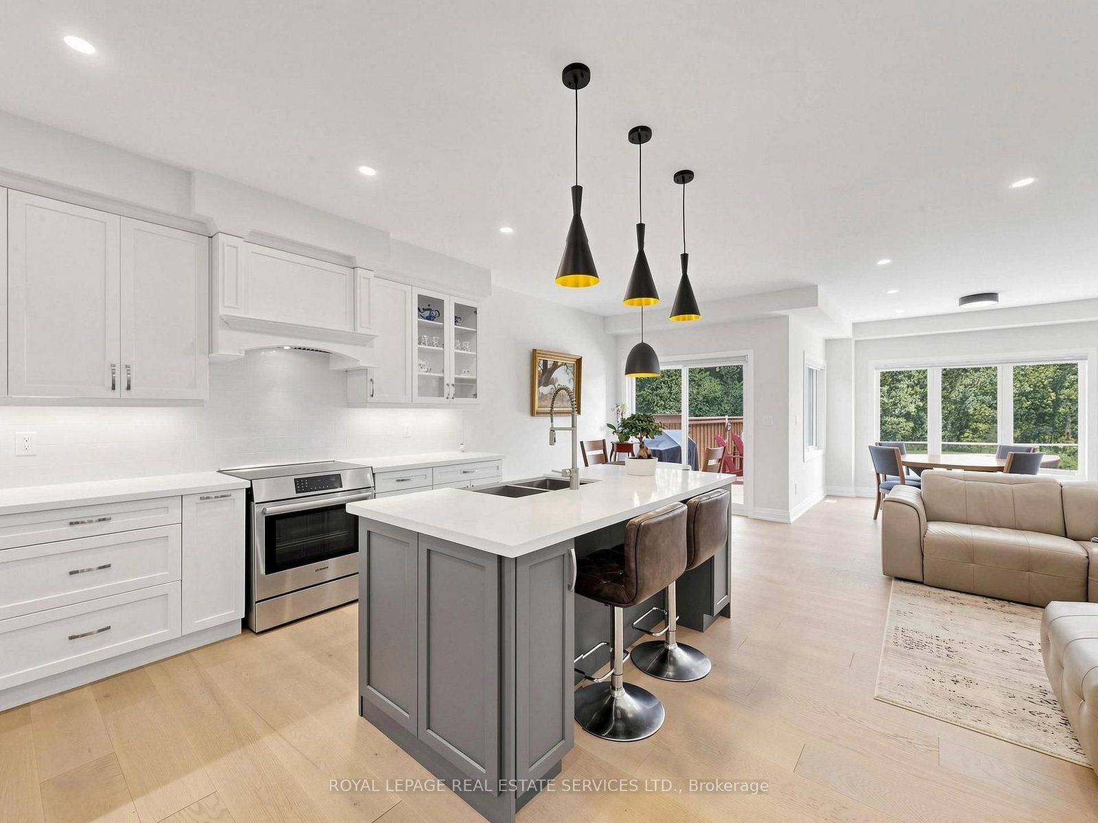 19 Summerbeam Way • Brampton, ON photo 5