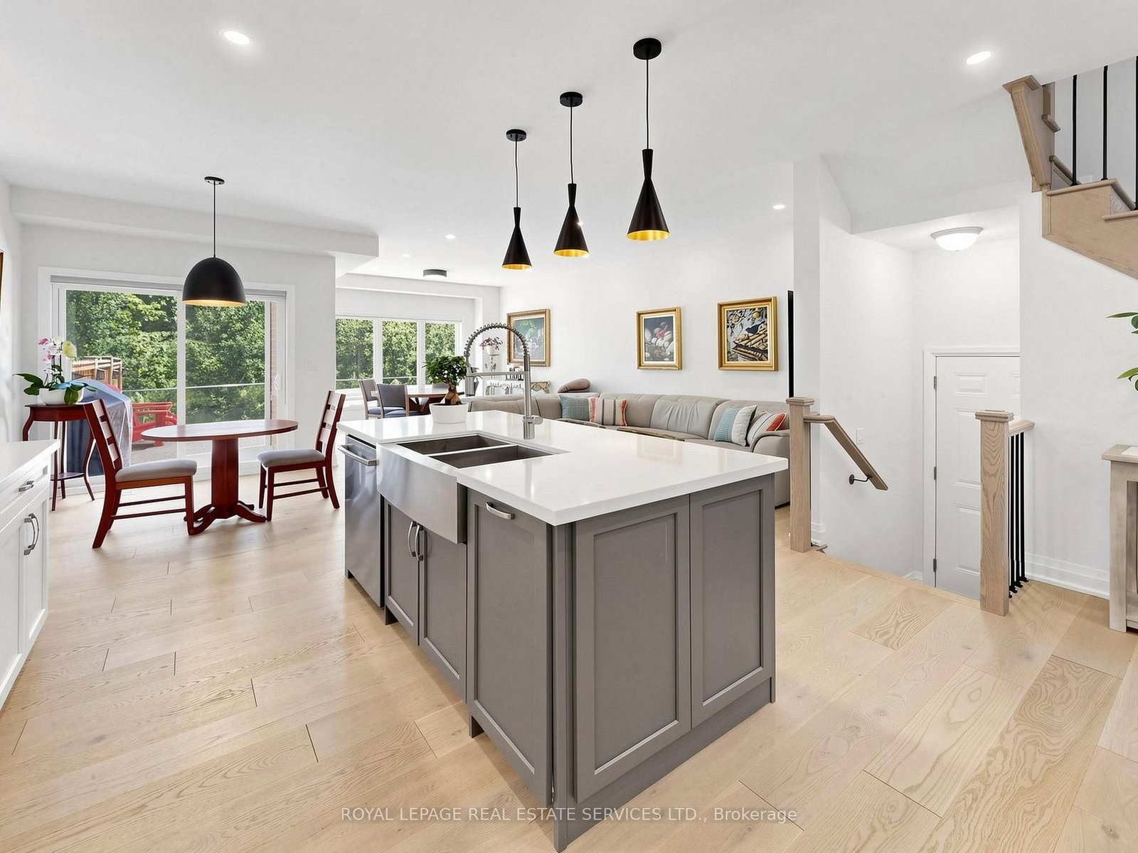 19 Summerbeam Way • Brampton, ON photo 6