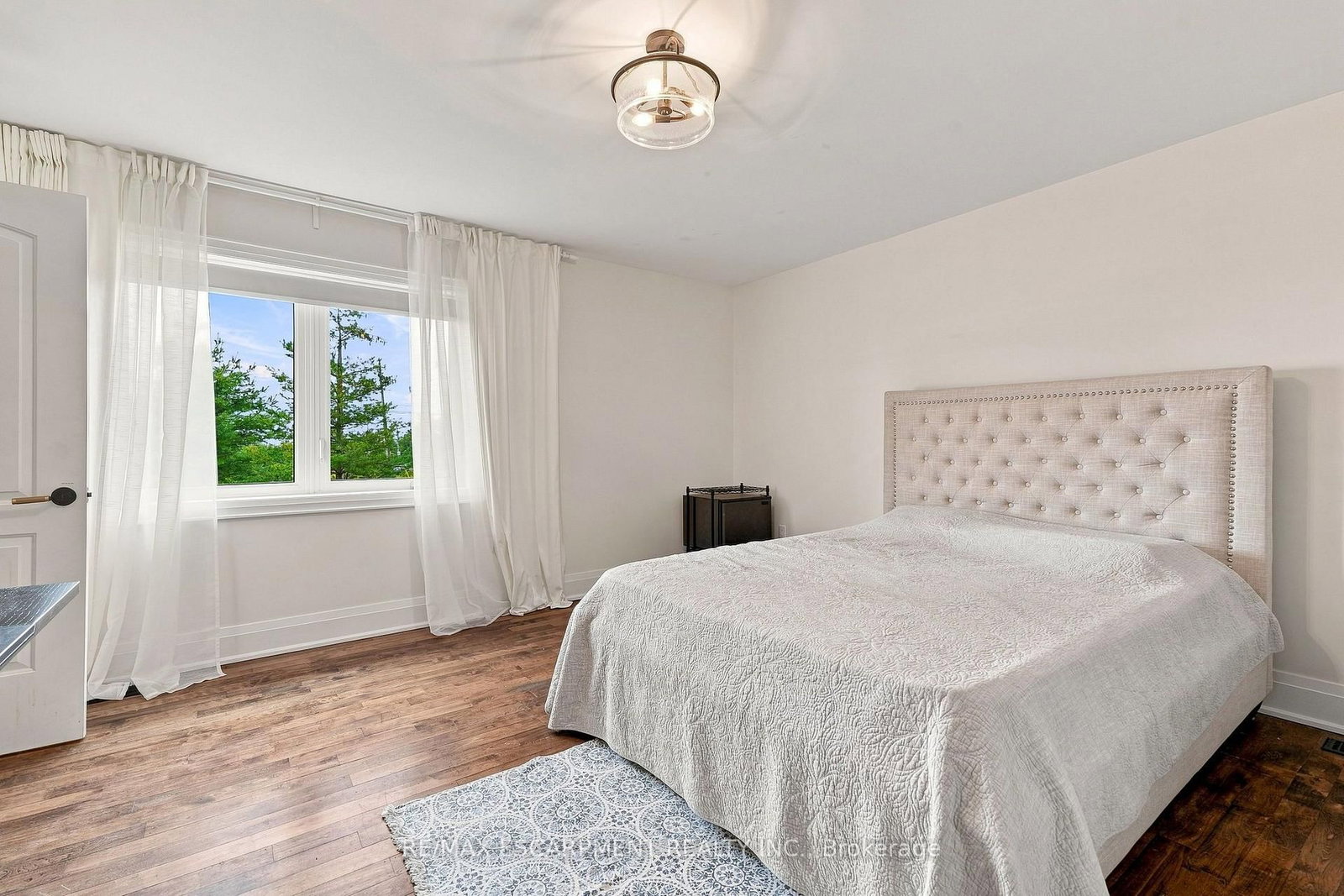 2019 Dundas Street • Burlington, ON photo 20