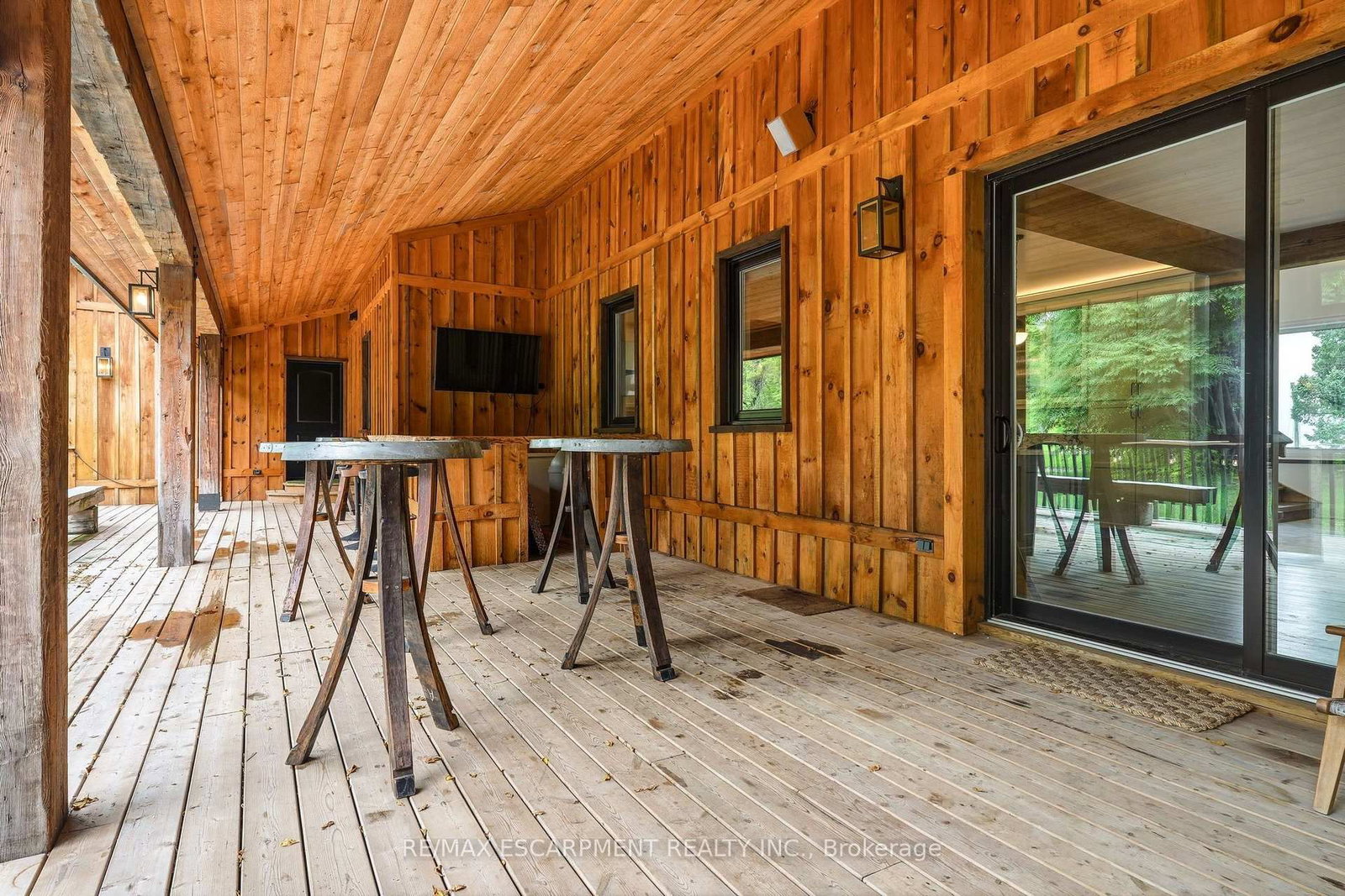 2019 Dundas Street • Burlington, ON photo 36