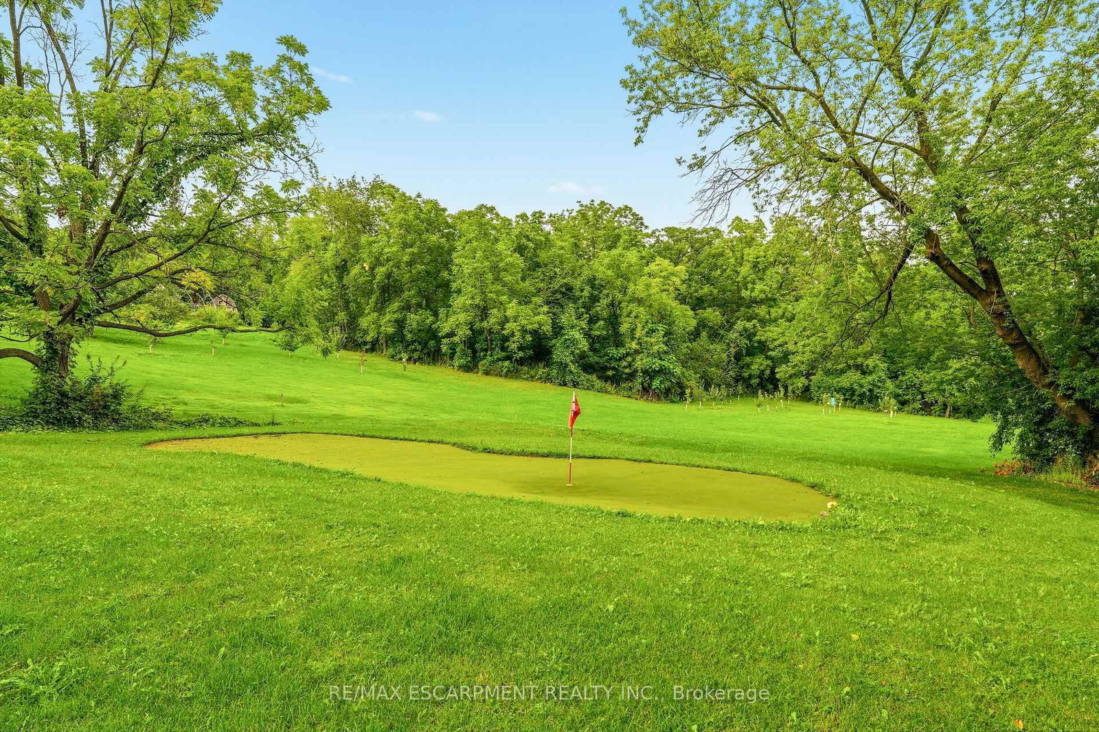2019 Dundas Street • Burlington, ON photo 40
