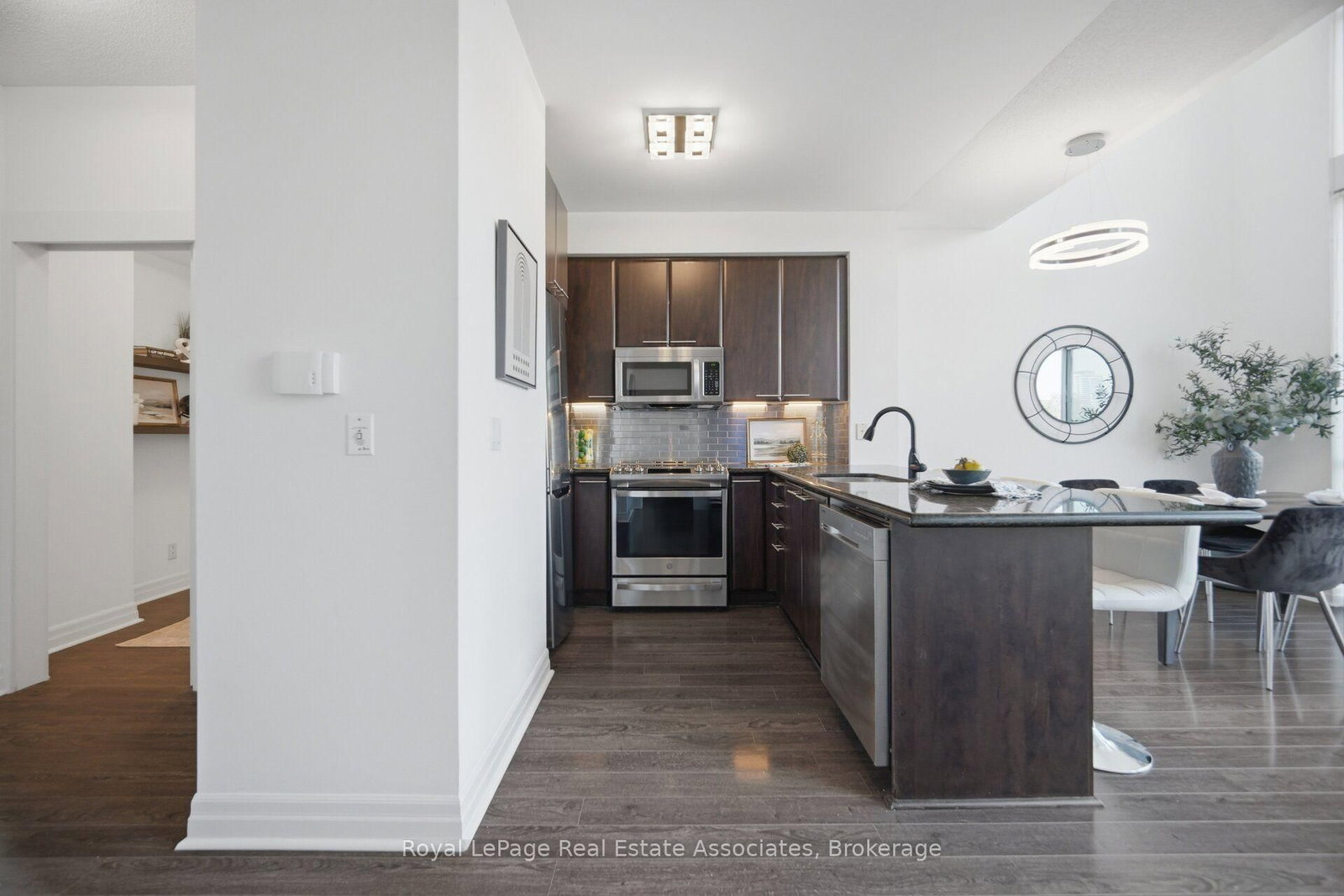 220 Burnhamthorpe Road W • #305 • Mississauga, ON photo 11